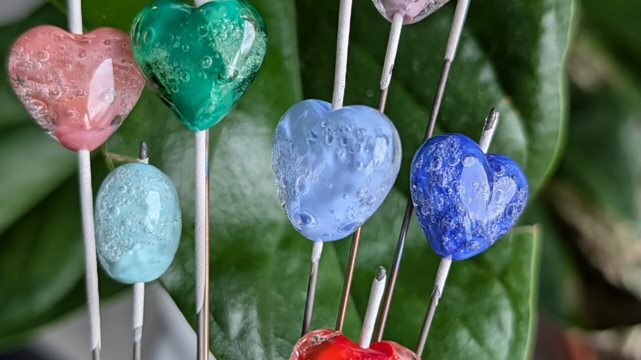 perles en forme de cœur